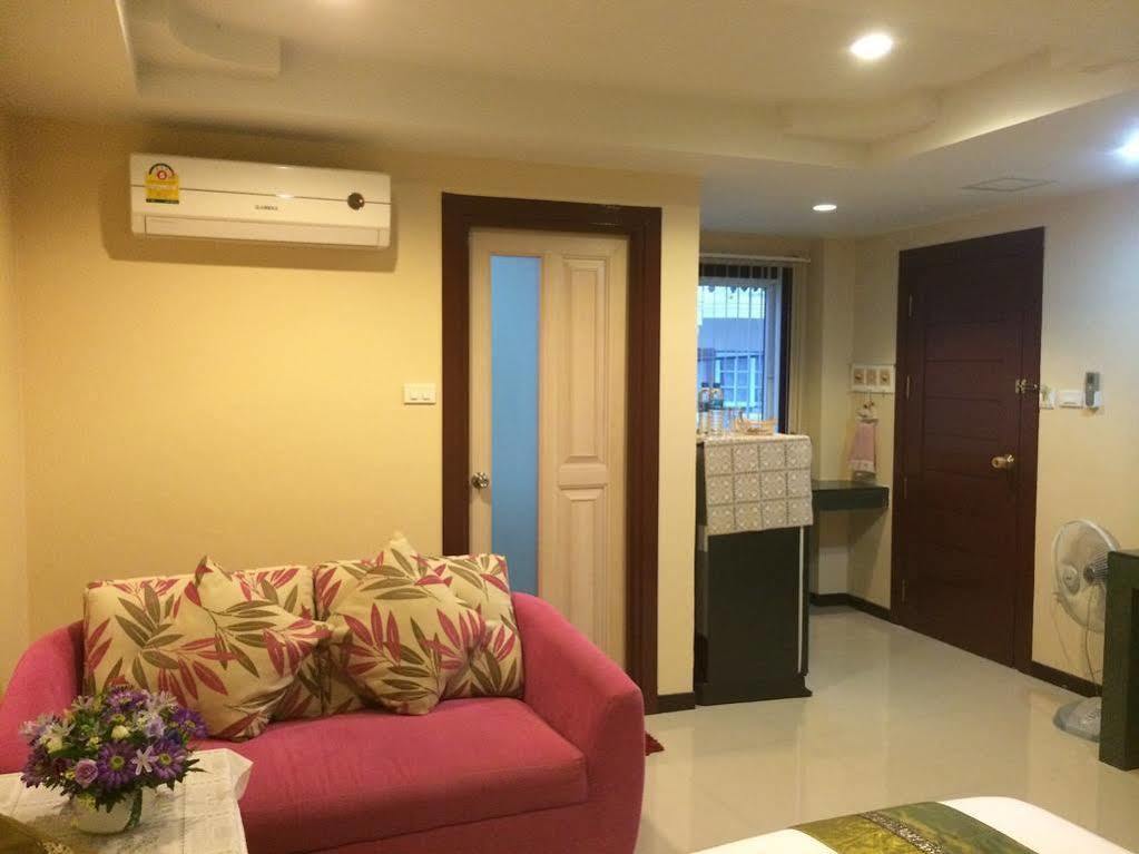 Joy House Jomtien Beach Exterior photo