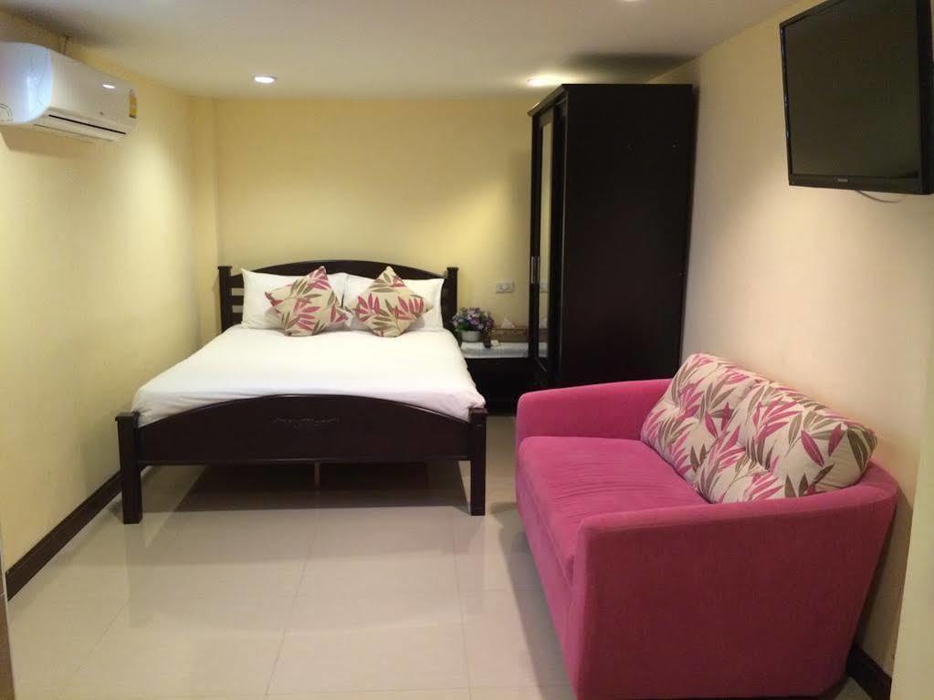 Joy House Jomtien Beach Exterior photo